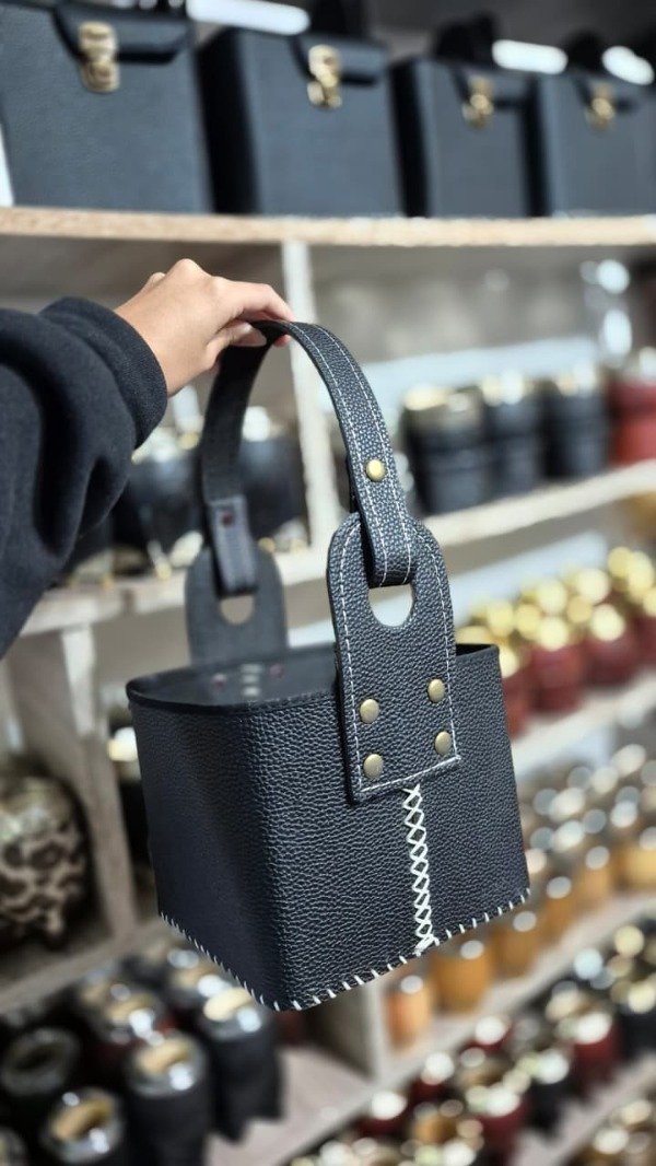 Producto - Canasta simil cuero con división NEGRA