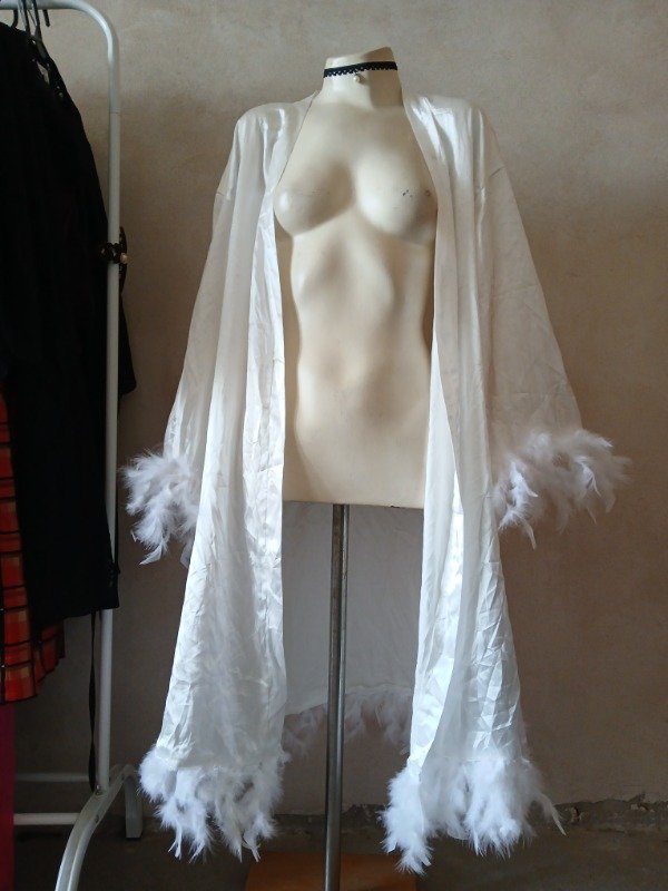 Producto - Bata de plumas