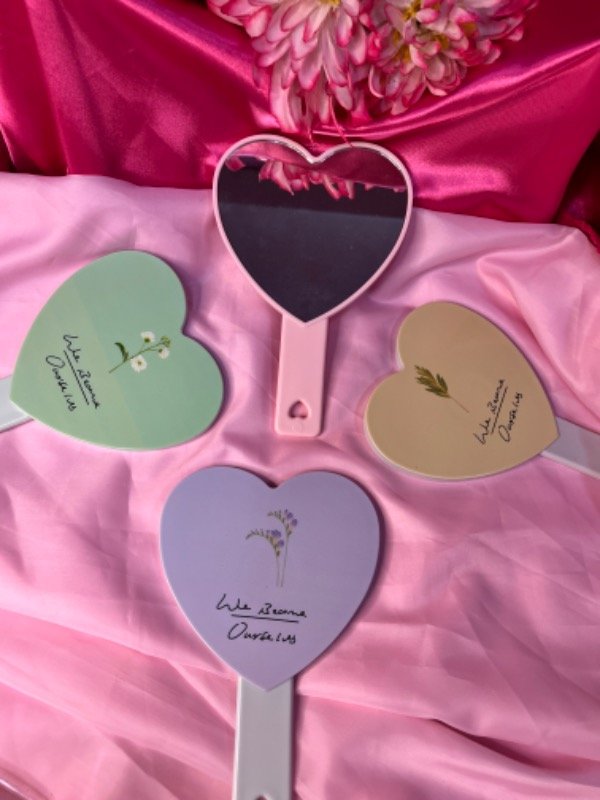 Producto - Espejo de mano forma corazón