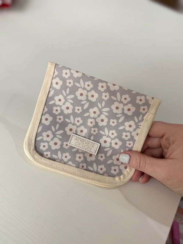 Producto - Mini estuche - Mini flor gris