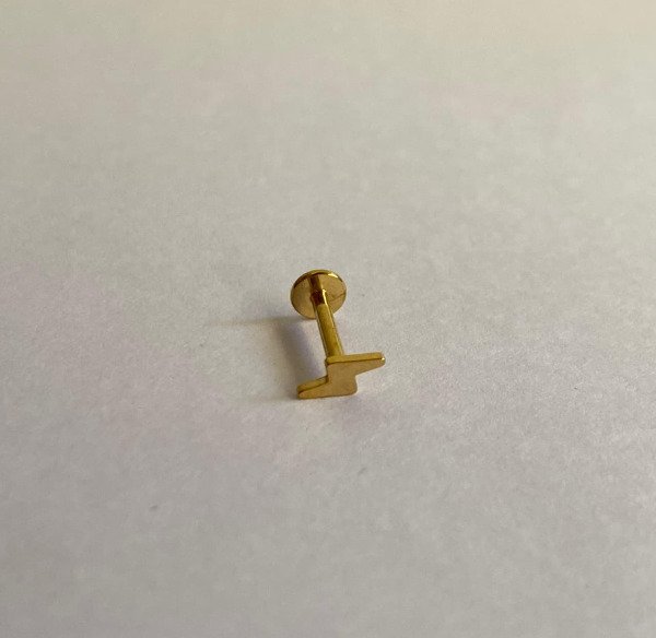 Producto - Labret rosca intera rayito dorado