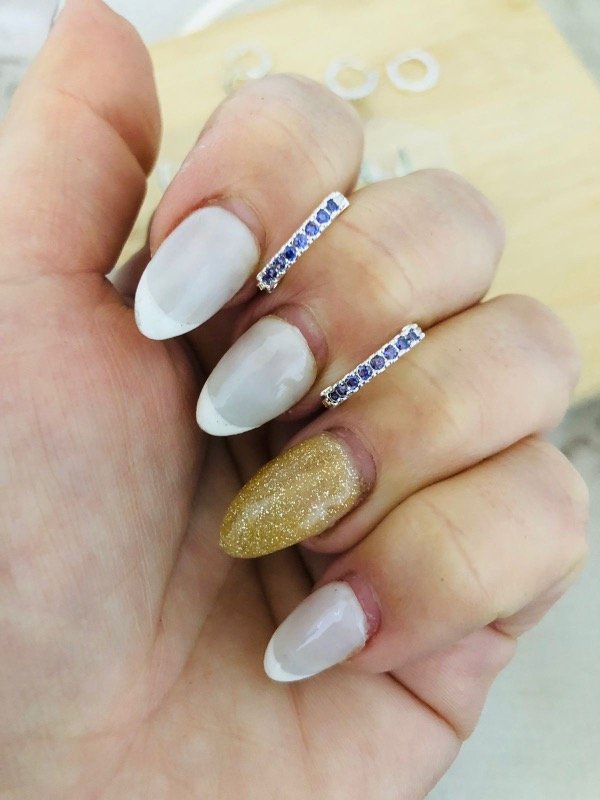 Producto - Argollas Lilas micropave x par Acero Blanco