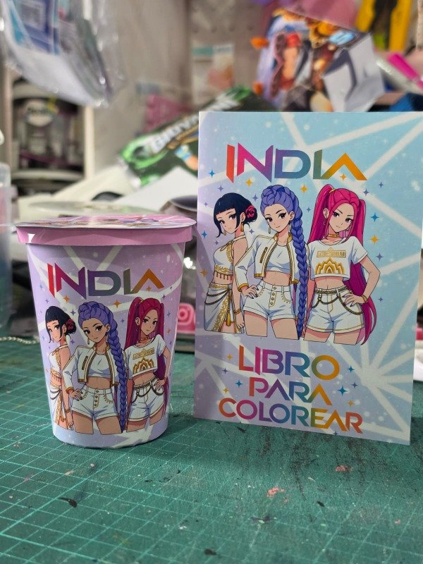 Producto - libro para colorear + vasos ramen