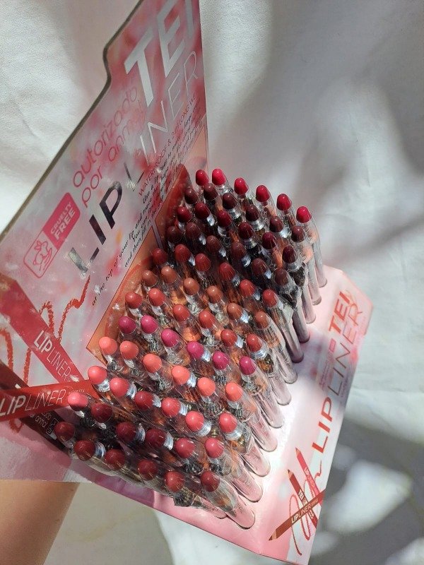 Producto - Delineador de labios con sacapunta TEI - 1
