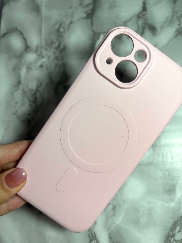 Producto - Case MagSafe lisa rosa con cubre cámara iPhone 15
