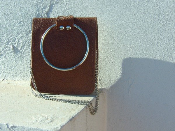 Producto - SOBRECARTERA DE CUERO ARGENTINO RON MARRÓN (PRE ORDER)