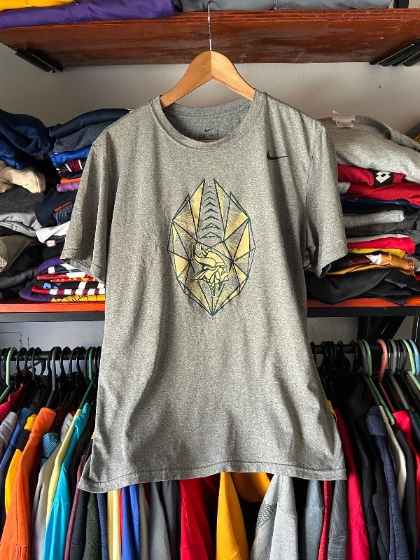 Producto - Remera deportiva Nike x Minnesota Vikings, talle M
