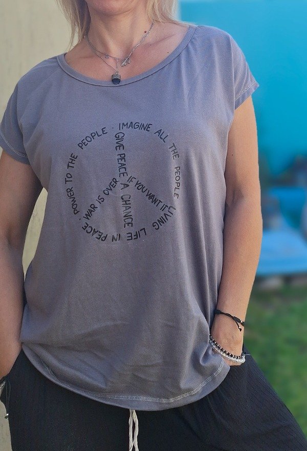 Producto - Remera LENNON escote redondo