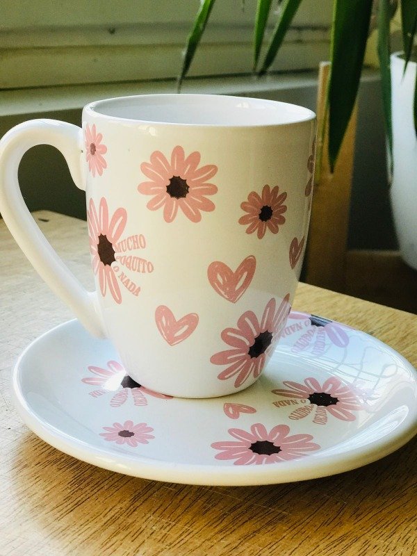 Producto - TAZA BLANCA MAS PLATITO MARGARITAS