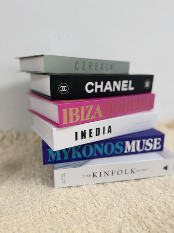 Producto - Libro decorativo 16x3x24 cm