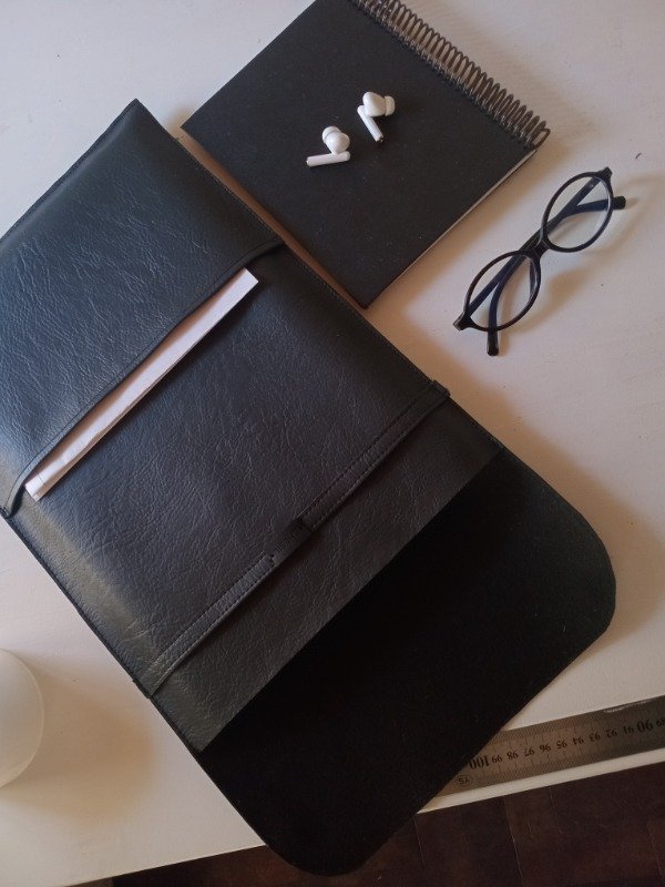 Producto - Sobre ecocuero c/bolsillo porta notebook 13'