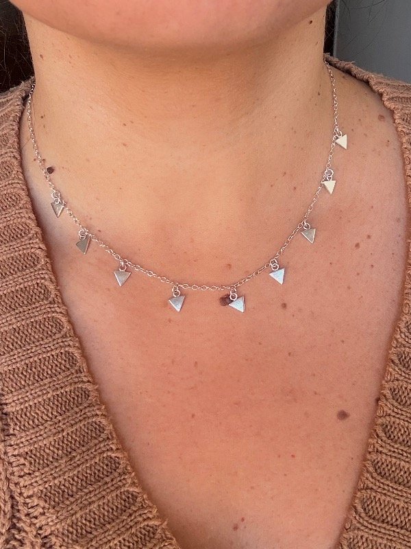 Producto - Gargantilla con dijes triangulos