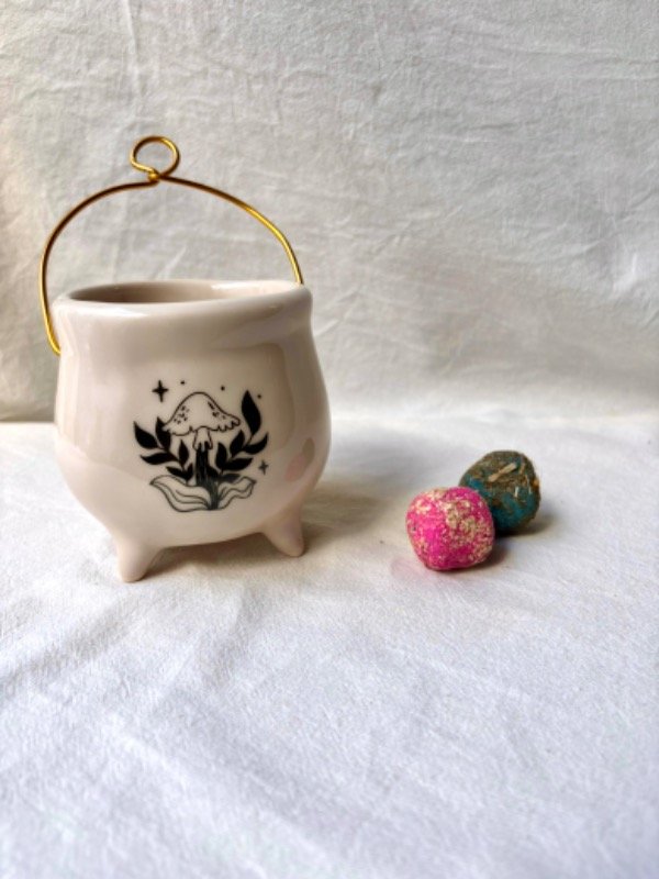 Producto - Sahumador caldero de cerámica honguito y hojas