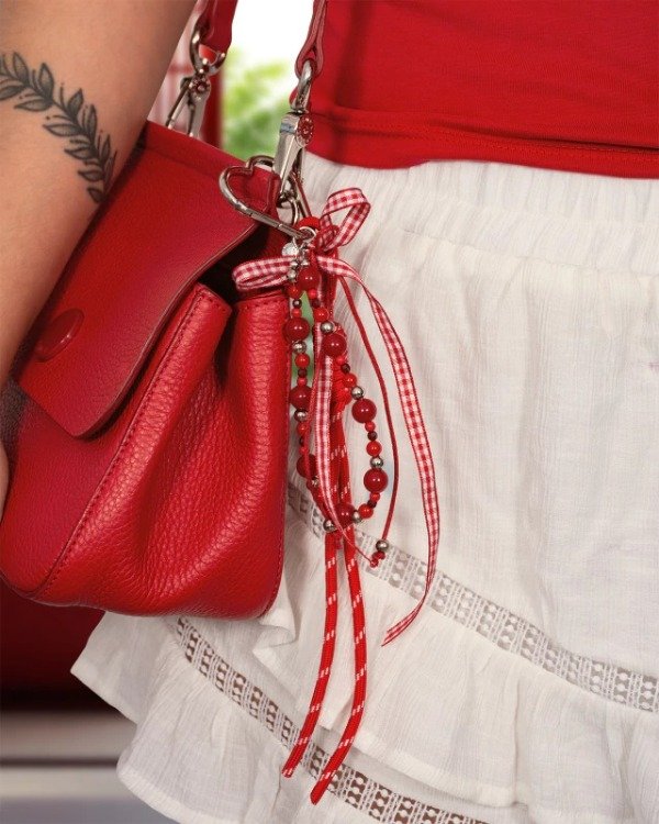 Producto - Charm Bendición Roja Carteras Valentina Salve Regina