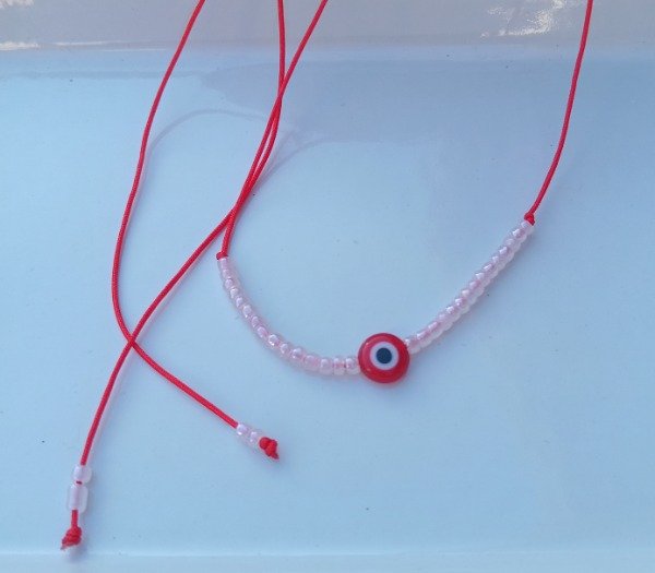 Producto - Collar hilito rojo