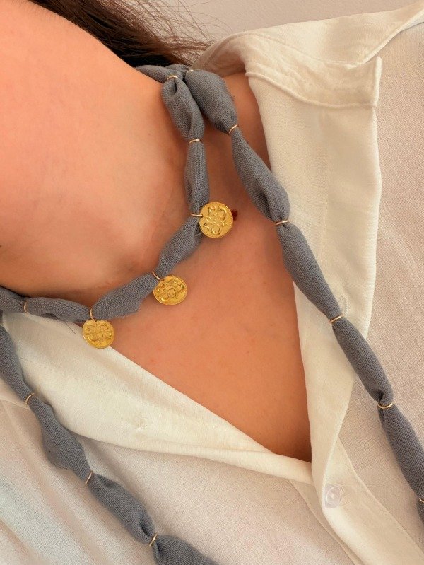 Producto - Collar Arena - Grey medalla - 1