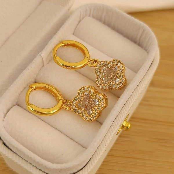 Producto - Aros Acero Gold Premium Van Cleef Cubic White