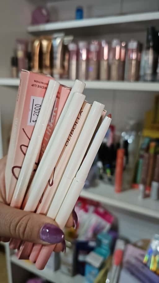 Producto - DELINEADOR DE LABIOS OLIBOLLA (elegir tonos)