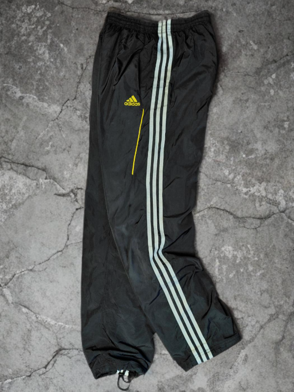 Producto - Adidas deportivo 3 stripes
