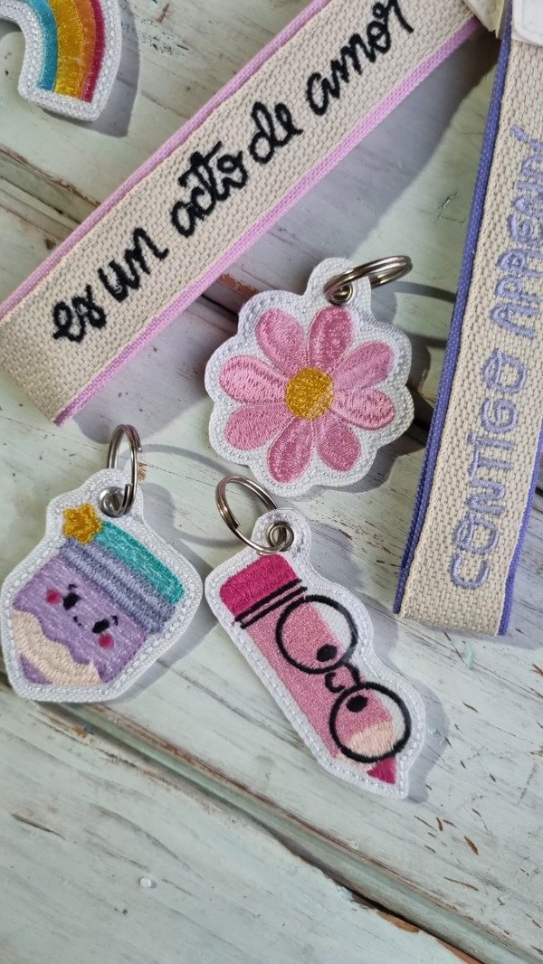 Producto - Llavero + Charms- Día del Maestro- "ENSEÑAR ES UN ACTO DE AMOR" - 5