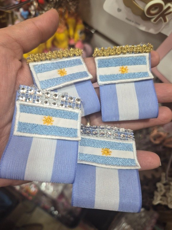 Producto - ESCARAPELA PRENDEDOR x 4