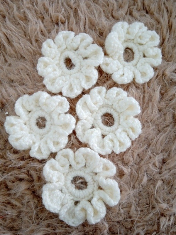 Producto - Flores medianas- Set x 5 unidades- Marfil