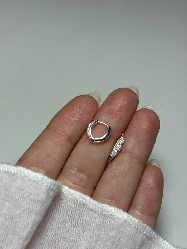 Producto - Aros argollas tipo gota con piedritas - 4