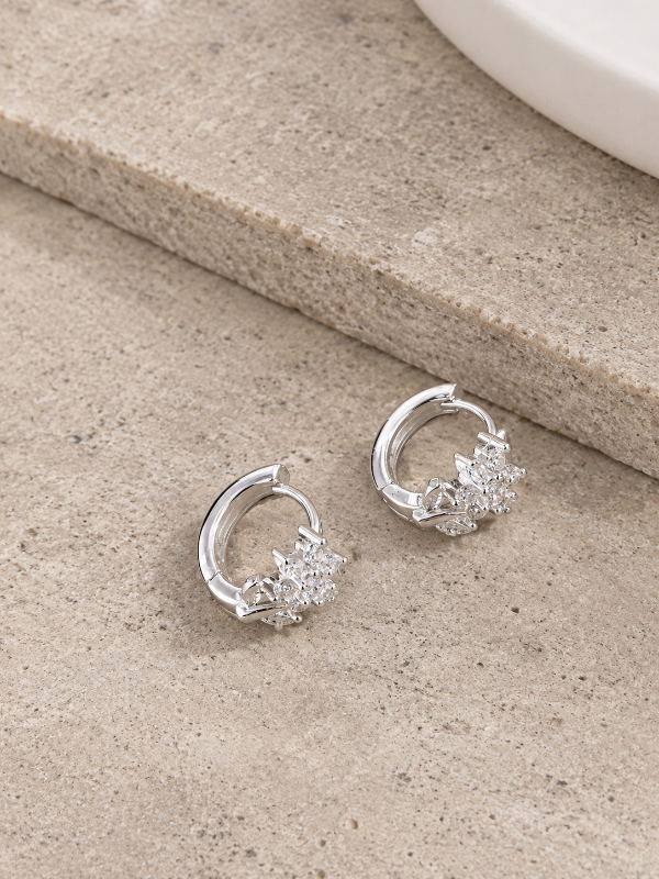 Producto - Aros acero blanco florsitas 020