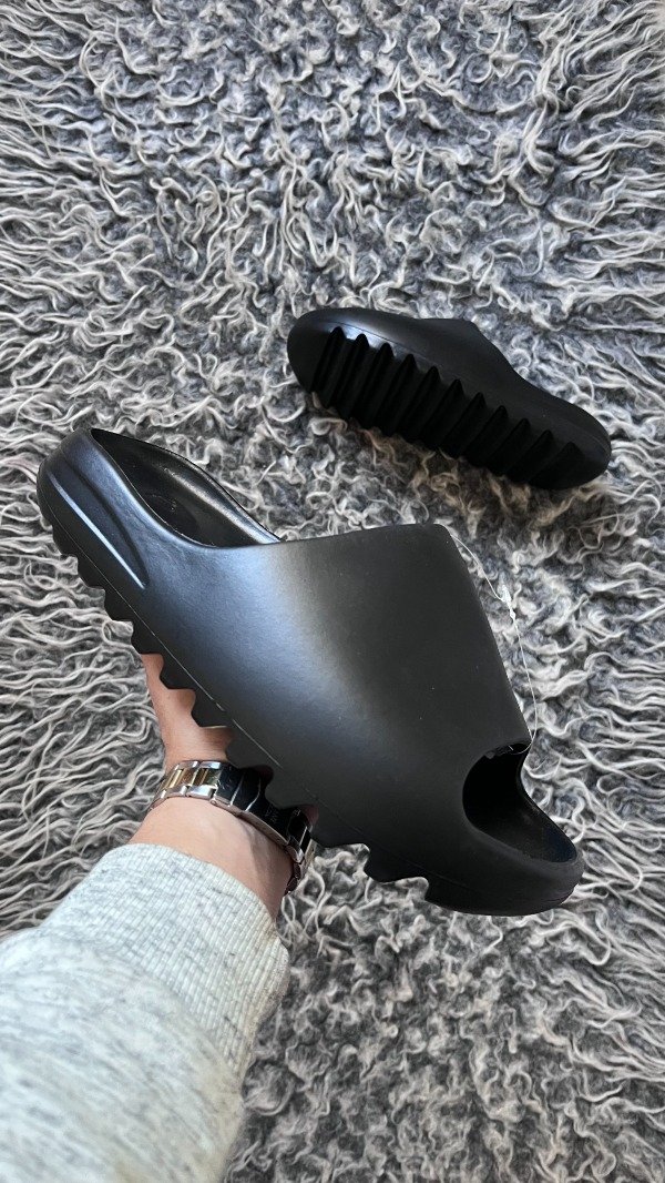 Producto - YEEZY SLIDE ONIX