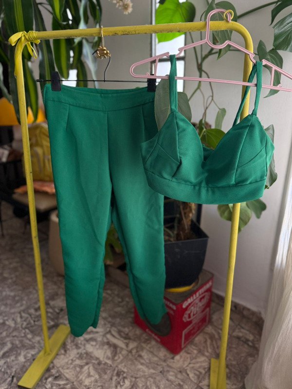 Producto - CONJUNTO VERDE INGLÉS