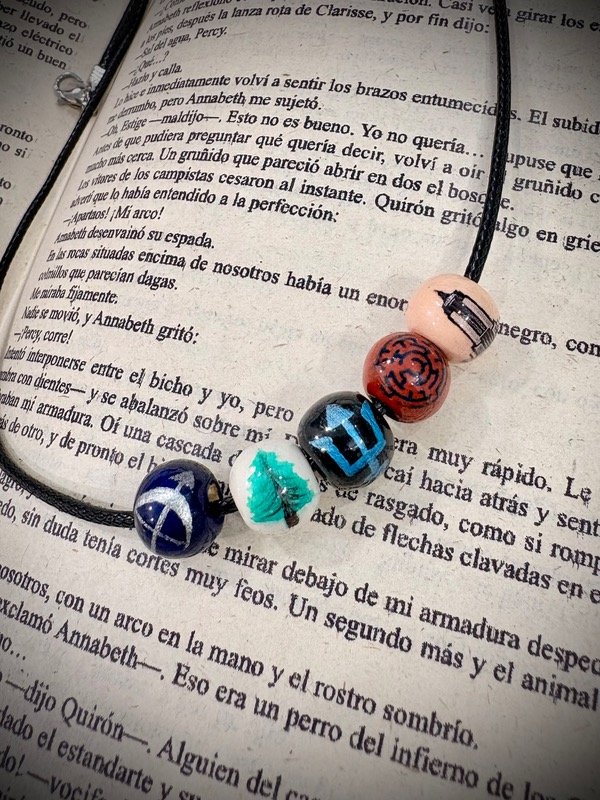 Producto - Collar Percy Jackson - Campamento mestizo