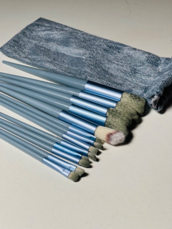 Producto - CHARM LIMIT SET DE BROCHAS 13 PCS + ESTUCHE