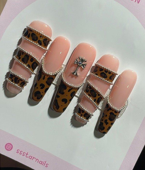 Producto - Uñas Press On Animal Print