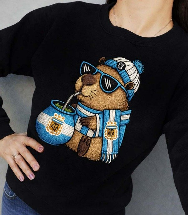 Producto - Buzos Negros DTF Linea exclusiva Capibara!