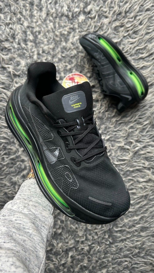 Producto - AIR MAX VOMERO BLACK VOLT - 1