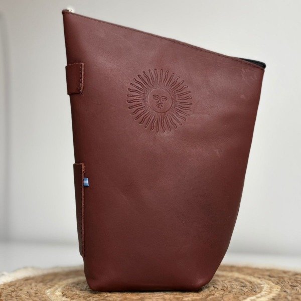 Producto - Yerbera de Cuero Sol de Mayo Colorada