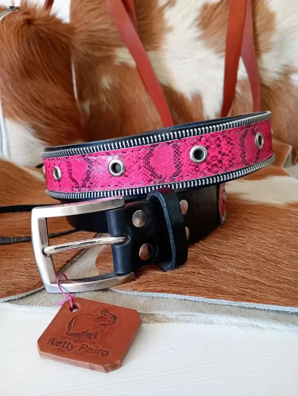 Producto - cinto en cuero fucsia de diseño