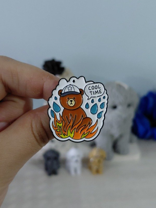 Producto - Pin metalizado - Osito "Cool time" #2489