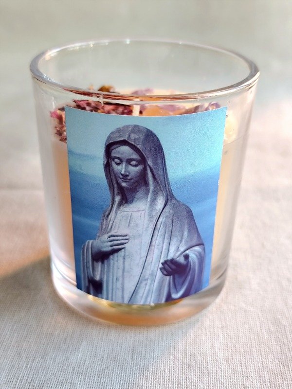 Producto - VELA VIRGEN DE MEDJUGORJE - Con amatista, cuarzo cristal y rosas. 250ml - 3