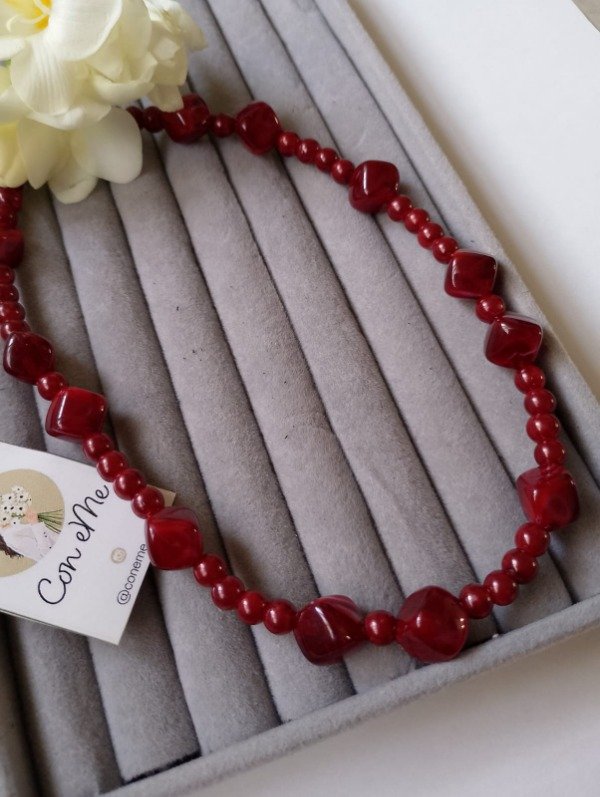 Producto - Collar de Cuentas Rojas
