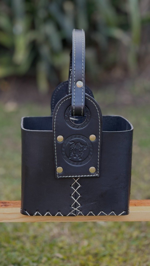 Producto - CANASTA NEGRA DE CUERO