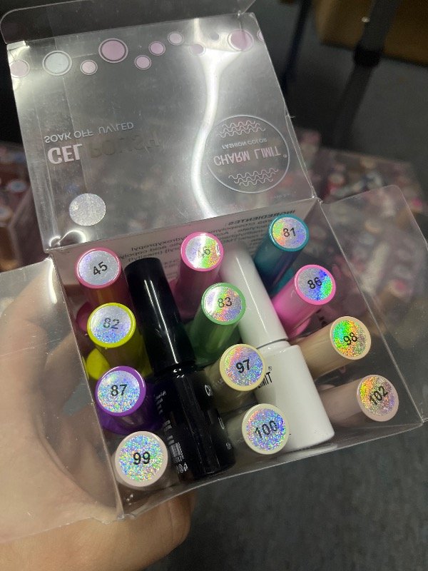 Producto - Caja de esmaltes letra F 12 colores y 1 blanco 1 negro