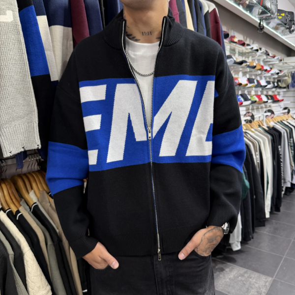 Producto - Sweater Eme Negro