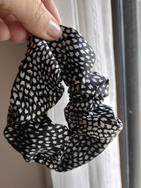 Producto - Scrunchie Pintas