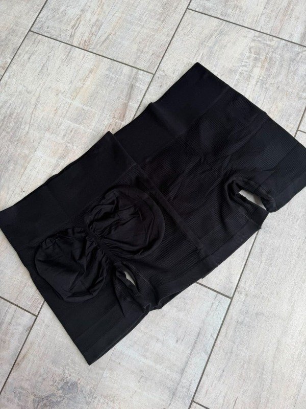 Producto - Short Negro con Frunce