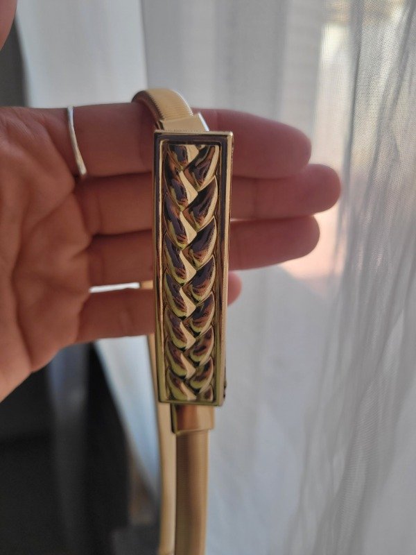 Producto - Cinto elastizado rectangular enlazado  metálico dorado