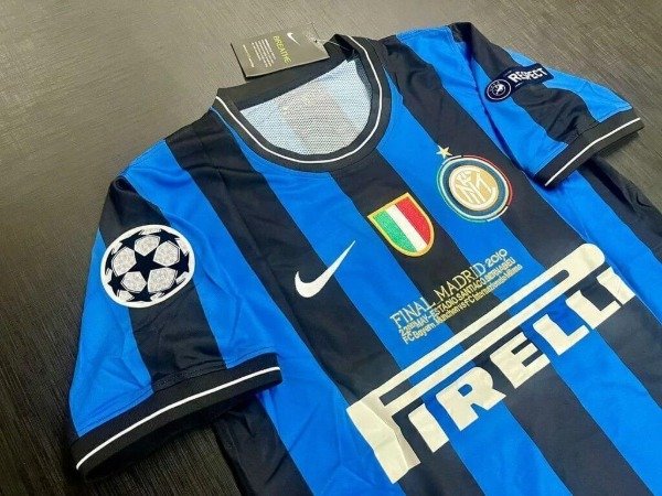 Producto - CAMISETA INTER DE MILAN IMPORTADA TITULAR RETRO 2009/2010 #22 MILITO - 1
