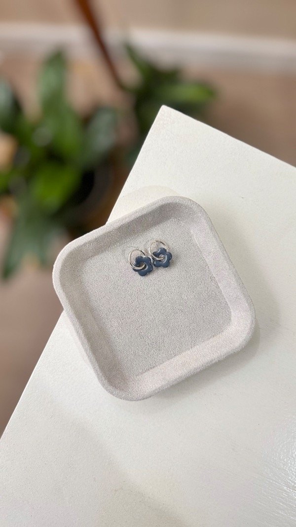 Producto - Aros mini flor gris azulado