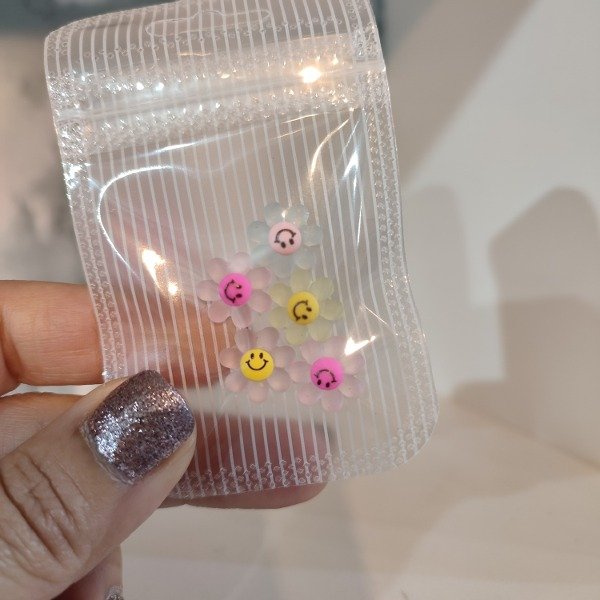 Producto - Flores con carita en sobrecito