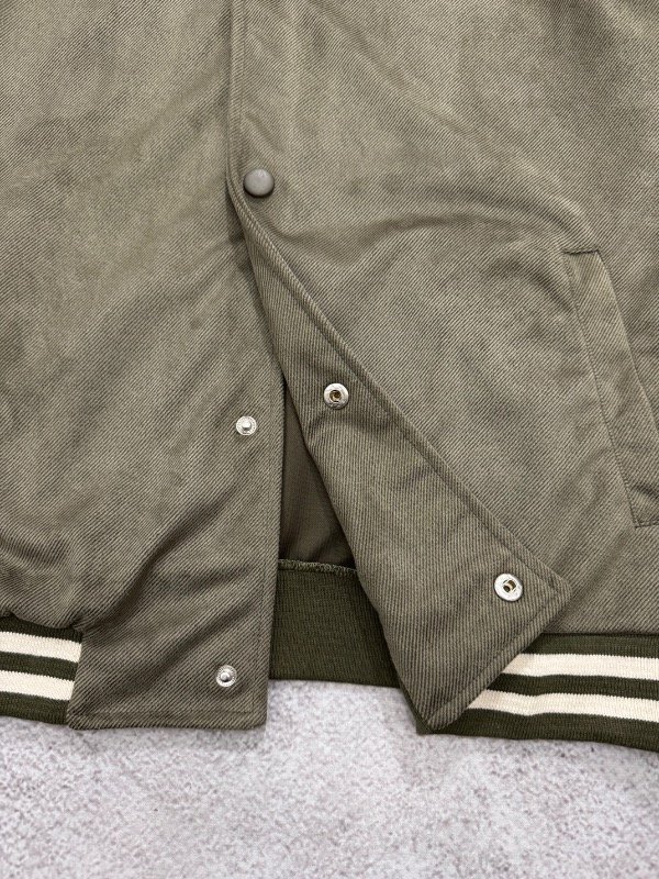 Producto - CAMPERA BOMBER UNIVERSITARIA VERDE - 3